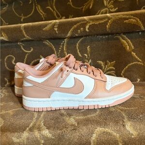 Nike Low-Top Sneakers in Rose and White